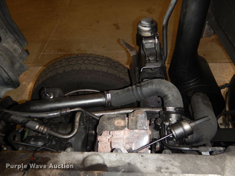 image for item DI6721 1999 Isuzu NPR  flatbed truck