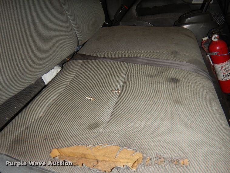 image for item DI6721 1999 Isuzu NPR  flatbed truck