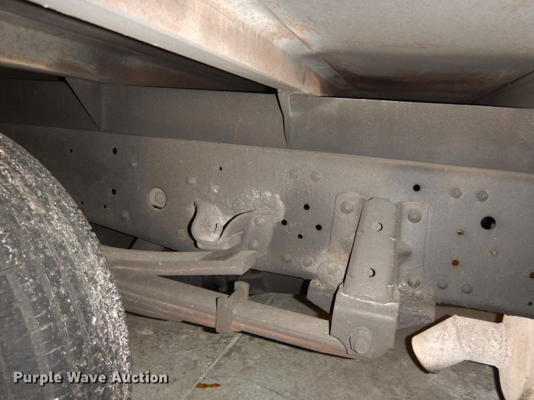 image for item DI6721 1999 Isuzu NPR  flatbed truck