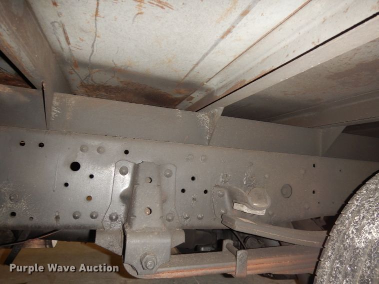 image for item DI6721 1999 Isuzu NPR  flatbed truck