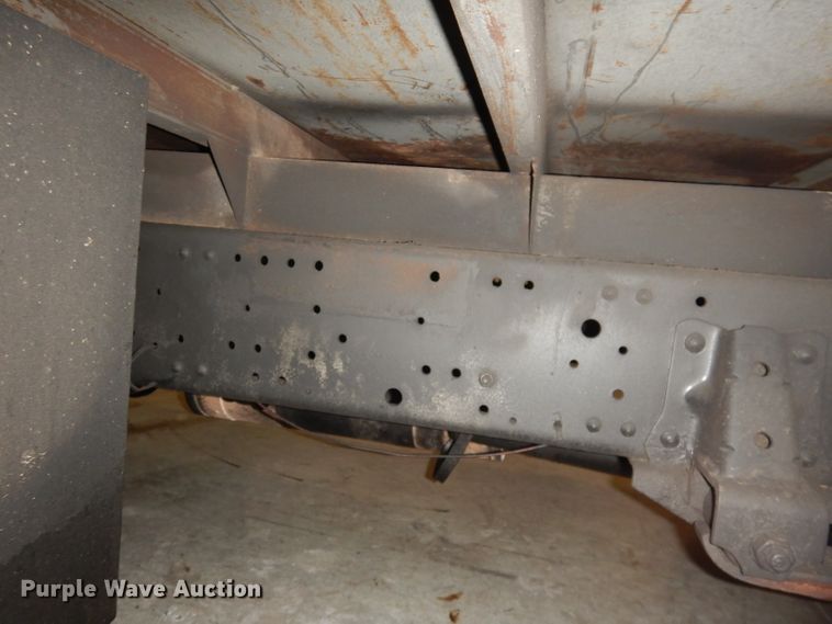 image for item DI6721 1999 Isuzu NPR  flatbed truck