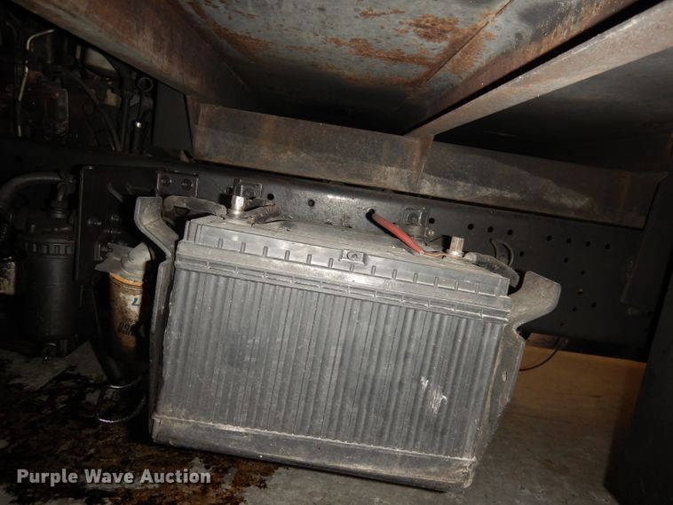 image for item DI6721 1999 Isuzu NPR  flatbed truck