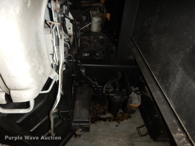 image for item DI6721 1999 Isuzu NPR  flatbed truck