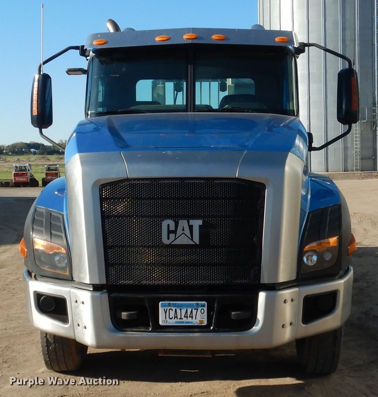 image for item AF9891 2013 Caterpillar CT660  semi truck