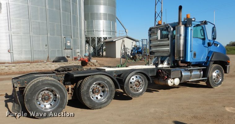 image for item AF9891 2013 Caterpillar CT660  semi truck