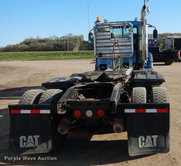 image for item AF9891 2013 Caterpillar CT660  semi truck