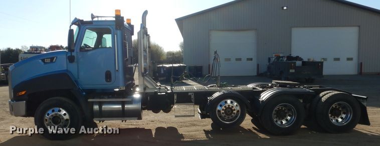 image for item AF9891 2013 Caterpillar CT660  semi truck
