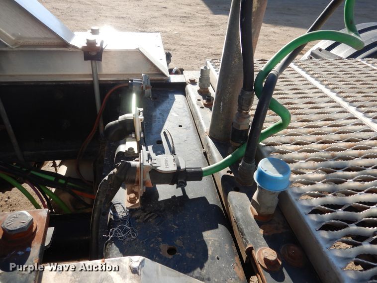 image for item AF9891 2013 Caterpillar CT660  semi truck