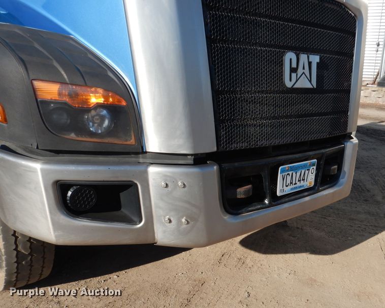 image for item AF9891 2013 Caterpillar CT660  semi truck