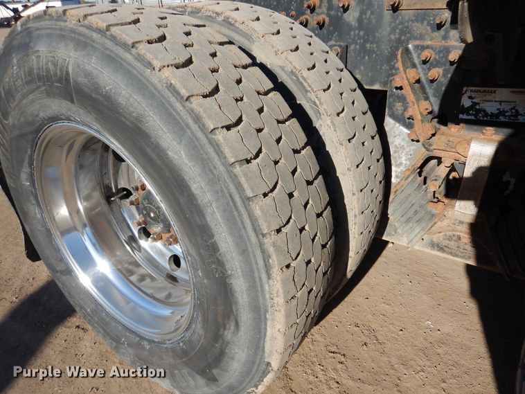 image for item AF9891 2013 Caterpillar CT660  semi truck