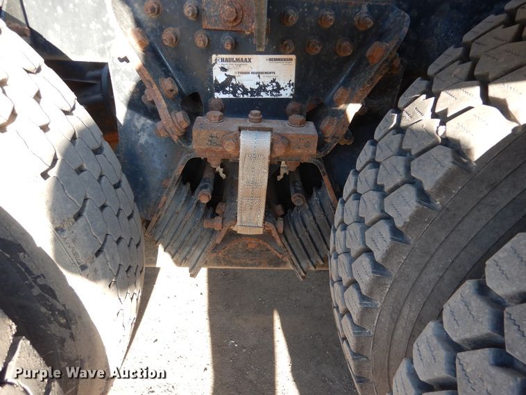 image for item AF9891 2013 Caterpillar CT660  semi truck