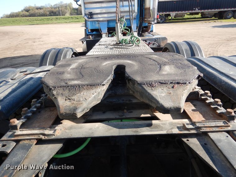 image for item AF9891 2013 Caterpillar CT660  semi truck