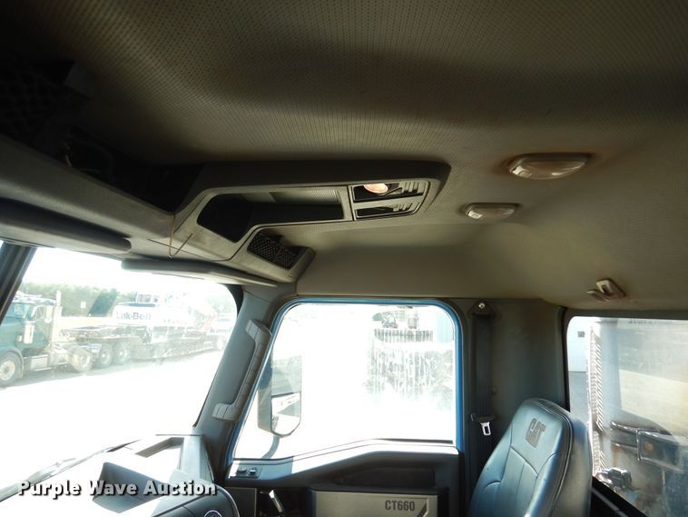 image for item AF9891 2013 Caterpillar CT660  semi truck