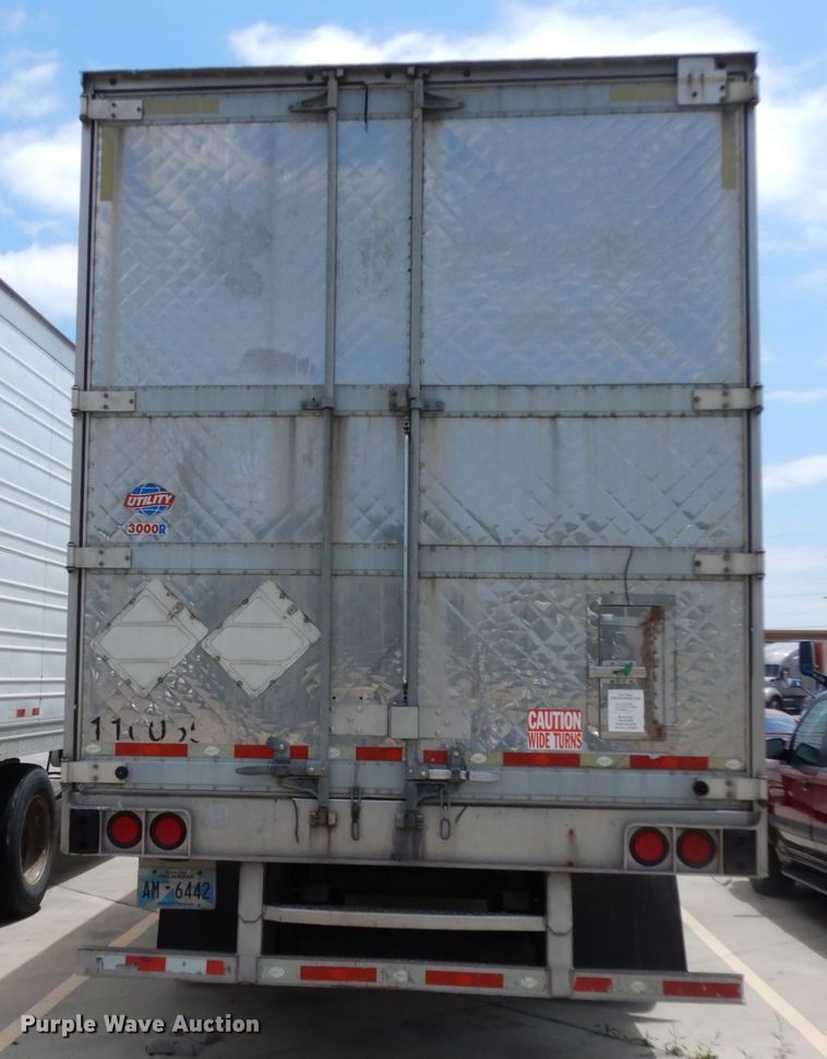 image for item DC2043 2011 Utility Trailers 3000R  refrigerated van trailer
