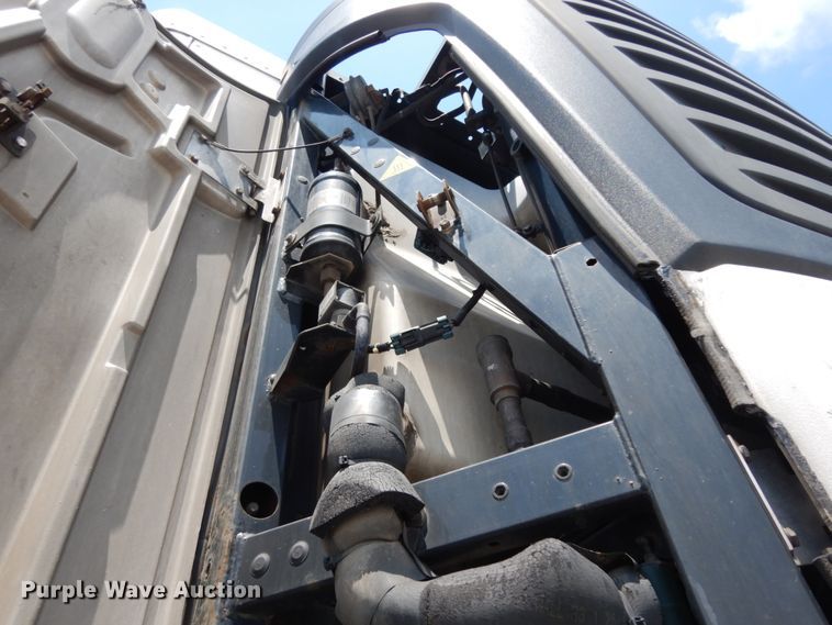 image for item DC2043 2011 Utility Trailers 3000R  refrigerated van trailer