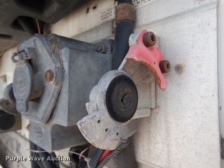 image for item DC2043 2011 Utility Trailers 3000R  refrigerated van trailer