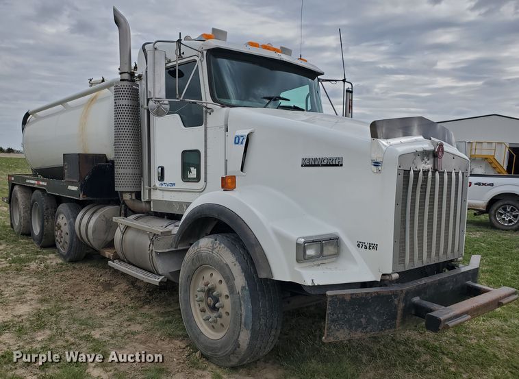 image for item DI4790 2007 Kenworth T800  vacuum truck