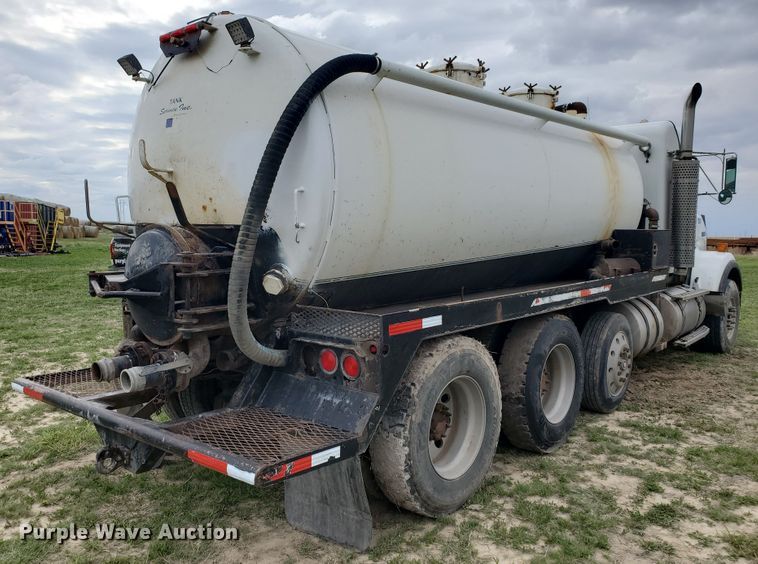 image for item DI4790 2007 Kenworth T800  vacuum truck