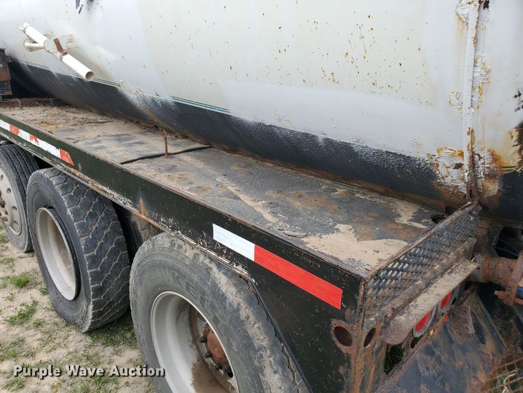 image for item DI4790 2007 Kenworth T800  vacuum truck