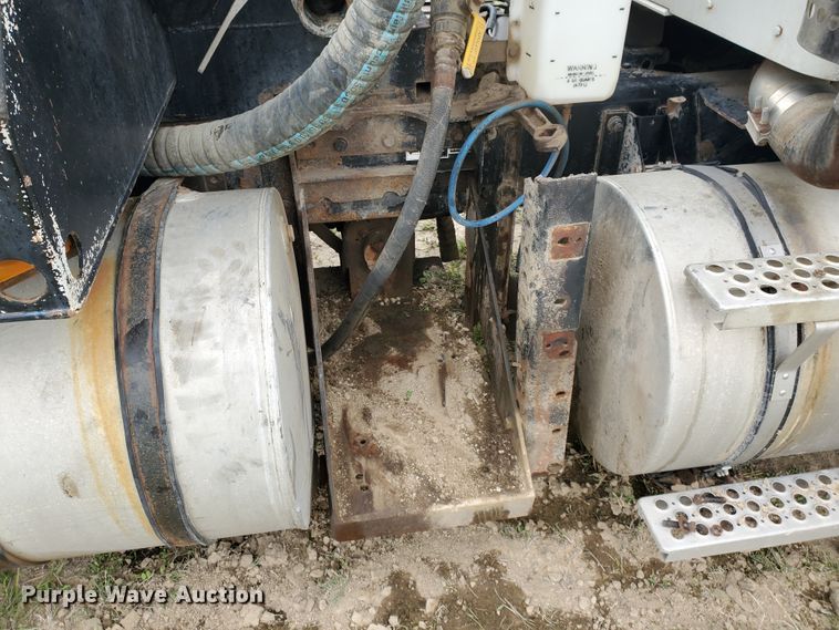 image for item DI4790 2007 Kenworth T800  vacuum truck