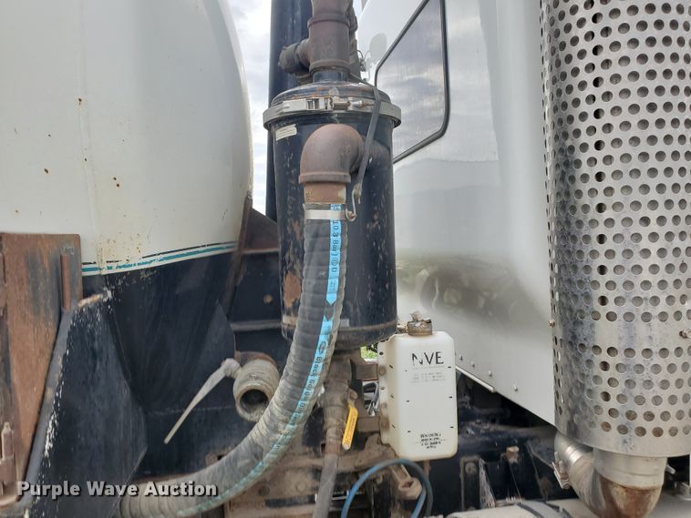 image for item DI4790 2007 Kenworth T800  vacuum truck