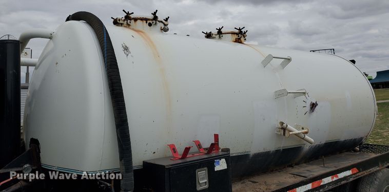 image for item DI4790 2007 Kenworth T800  vacuum truck