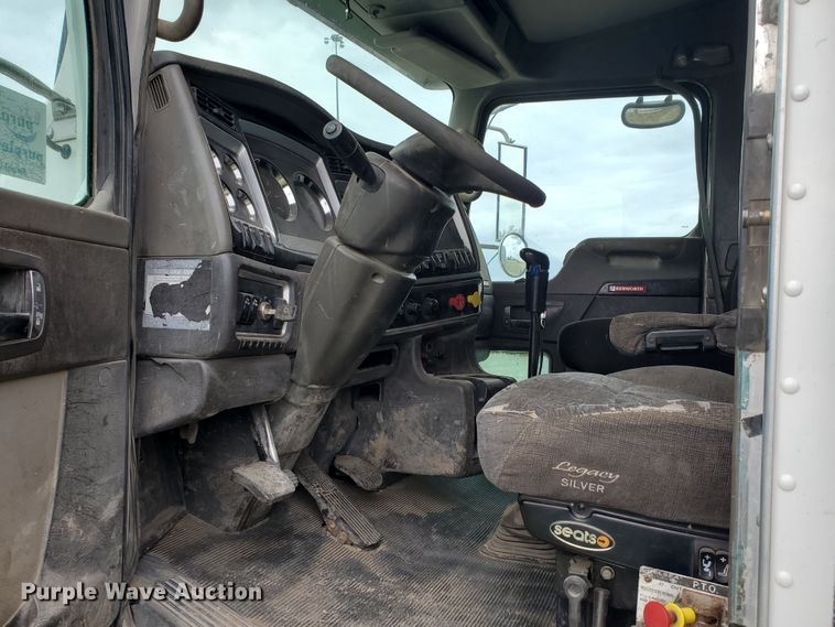 image for item DI4790 2007 Kenworth T800  vacuum truck