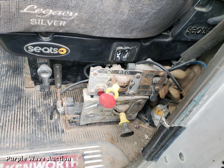 image for item DI4790 2007 Kenworth T800  vacuum truck