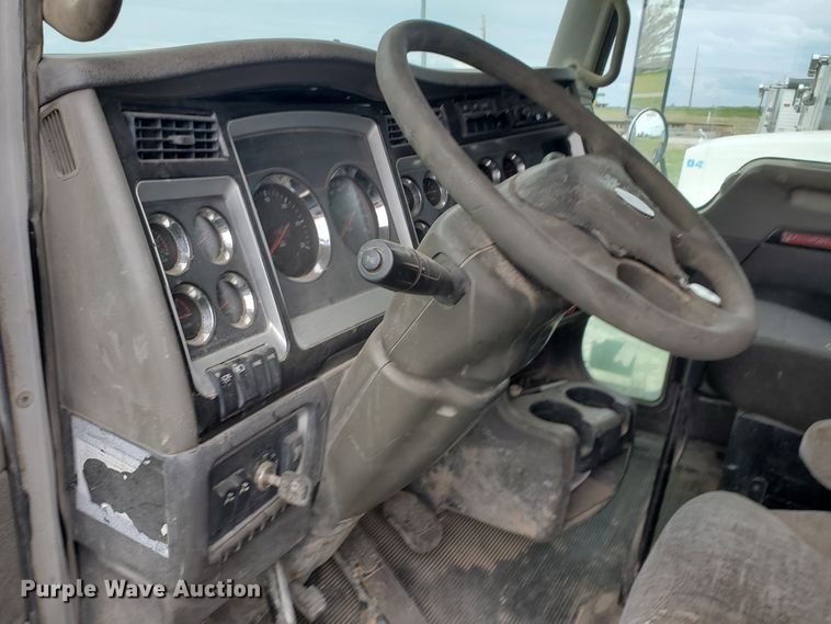 image for item DI4790 2007 Kenworth T800  vacuum truck