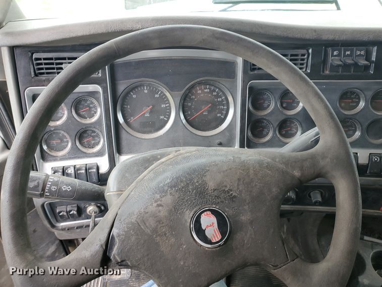 image for item DI4790 2007 Kenworth T800  vacuum truck