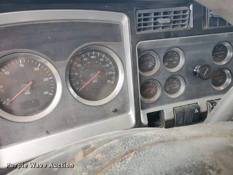 image for item DI4790 2007 Kenworth T800  vacuum truck