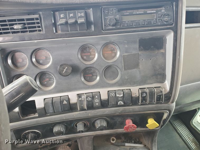 image for item DI4790 2007 Kenworth T800  vacuum truck