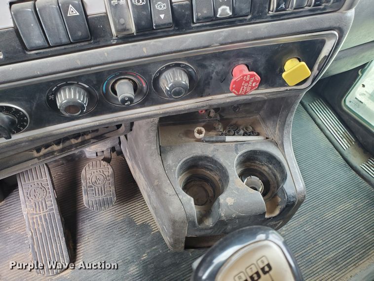 image for item DI4790 2007 Kenworth T800  vacuum truck