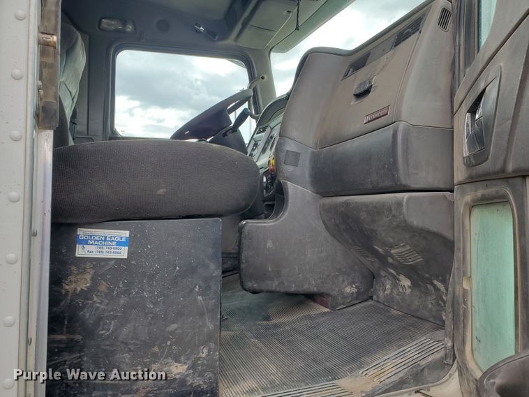 image for item DI4790 2007 Kenworth T800  vacuum truck