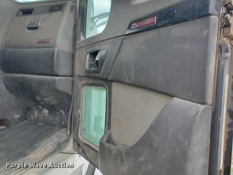 image for item DI4790 2007 Kenworth T800  vacuum truck