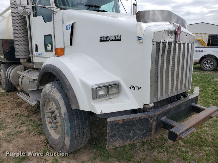 image for item DI4790 2007 Kenworth T800  vacuum truck