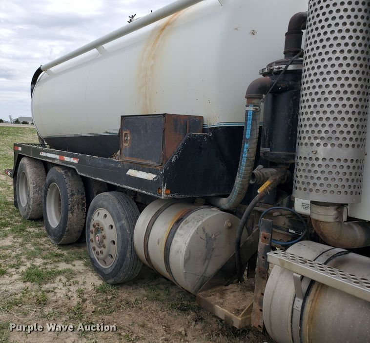 image for item DI4790 2007 Kenworth T800  vacuum truck