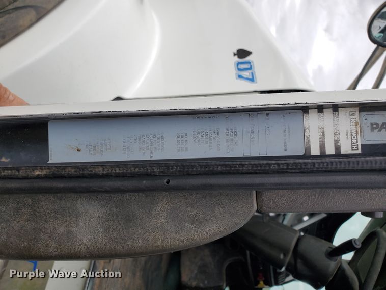 image for item DI4790 2007 Kenworth T800  vacuum truck