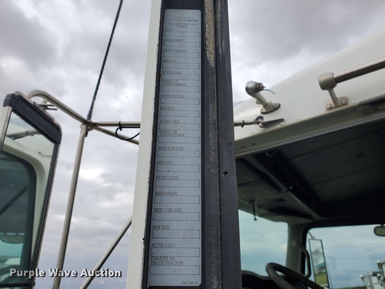 image for item DI4790 2007 Kenworth T800  vacuum truck