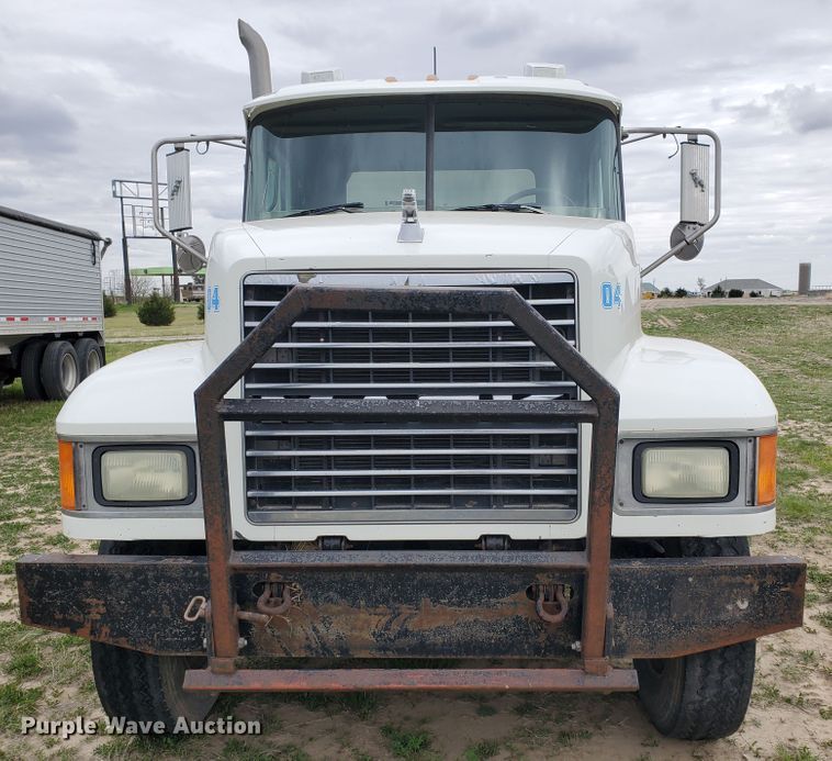 image for item DI4791 2004 Mack CH613  semi truck
