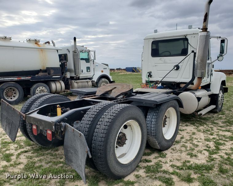 image for item DI4791 2004 Mack CH613  semi truck