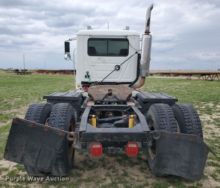 image for item DI4791 2004 Mack CH613  semi truck