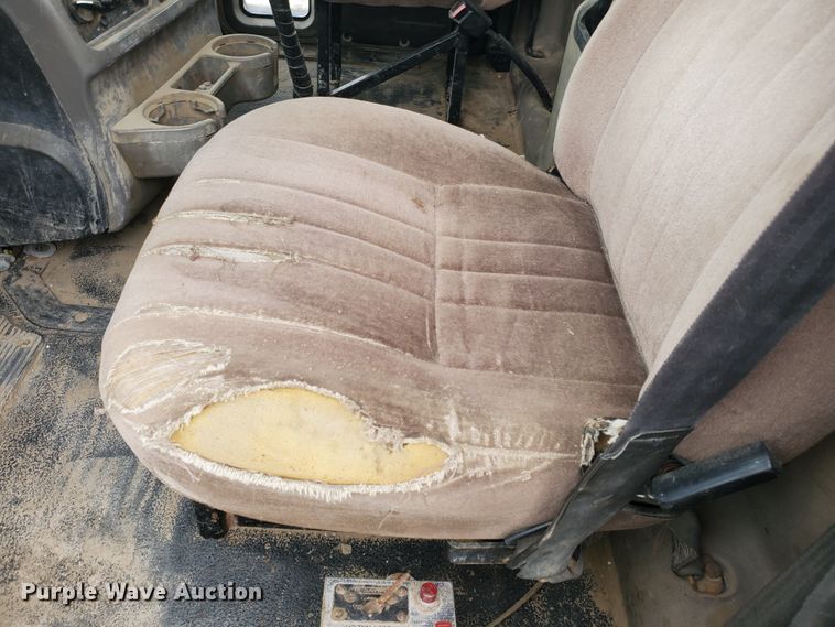 image for item DI4791 2004 Mack CH613  semi truck