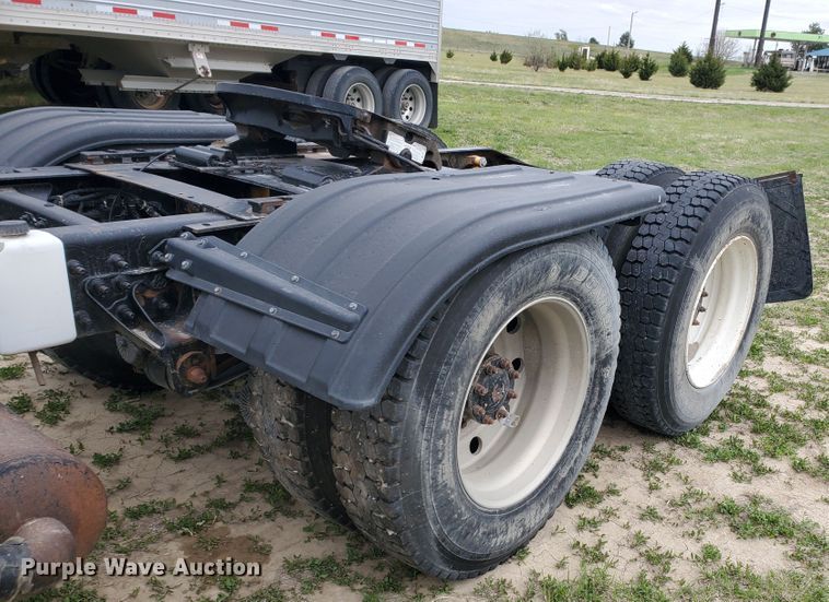 image for item DI4791 2004 Mack CH613  semi truck