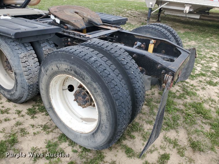 image for item DI4791 2004 Mack CH613  semi truck