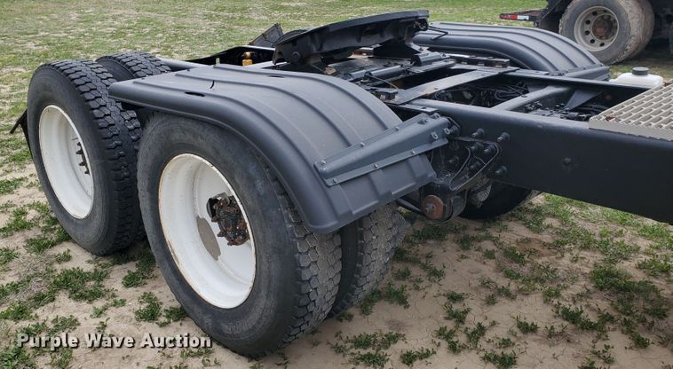 image for item DI4791 2004 Mack CH613  semi truck