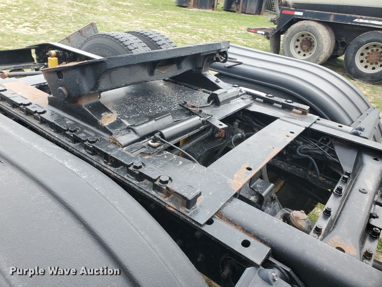 image for item DI4791 2004 Mack CH613  semi truck