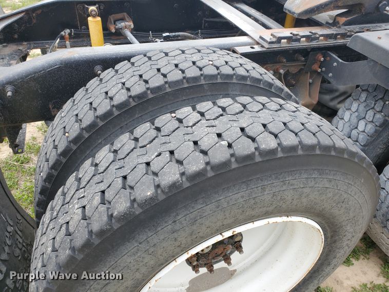 image for item DI4791 2004 Mack CH613  semi truck