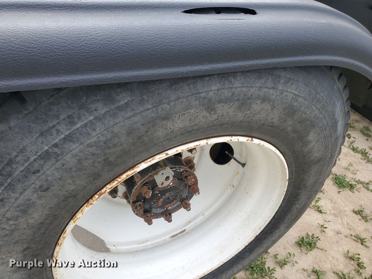 image for item DI4791 2004 Mack CH613  semi truck