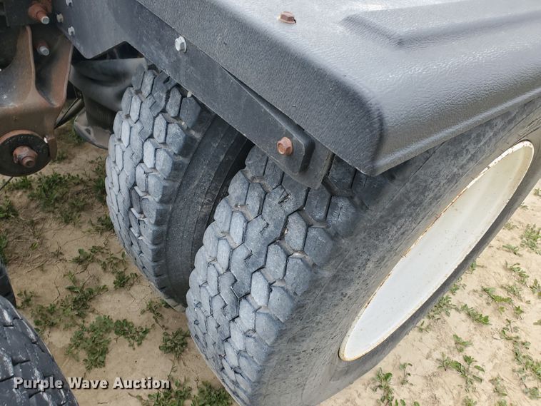 image for item DI4791 2004 Mack CH613  semi truck